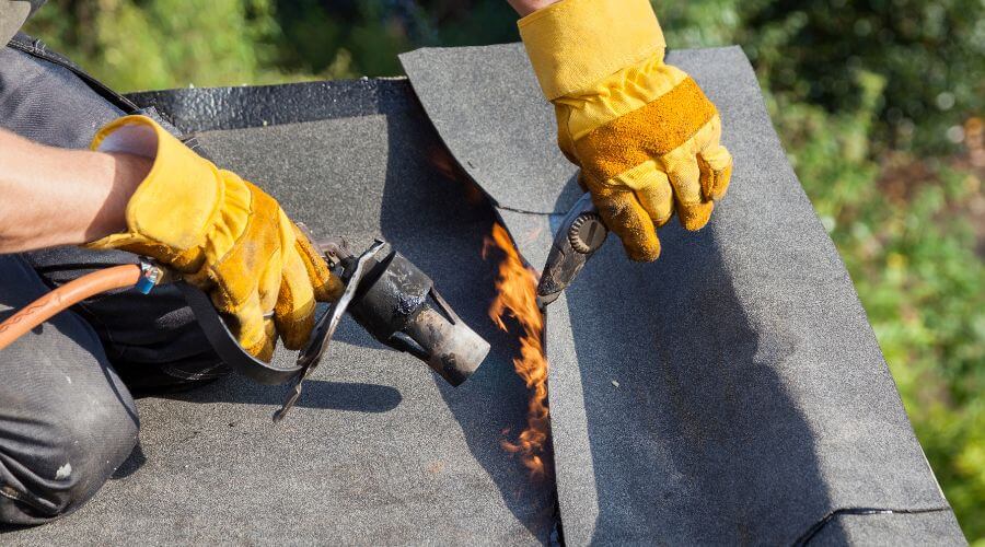 Professional gutter cleaning in Wapiti, WY
